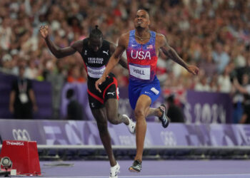USA’s Quincy Hall wins gold medal in men’s 400 meters with spectacular finish