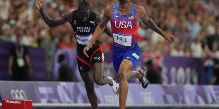 USA’s Quincy Hall wins gold medal in men’s 400 meters with spectacular finish