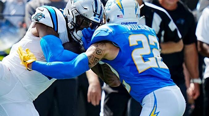 JUST IN: Former Oregon high school star makes an interception for the Los Angeles Chargers