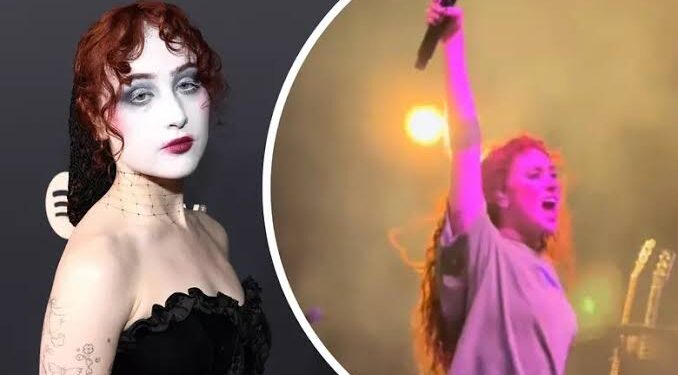 At the last moment, Chappell Roan turns off the…