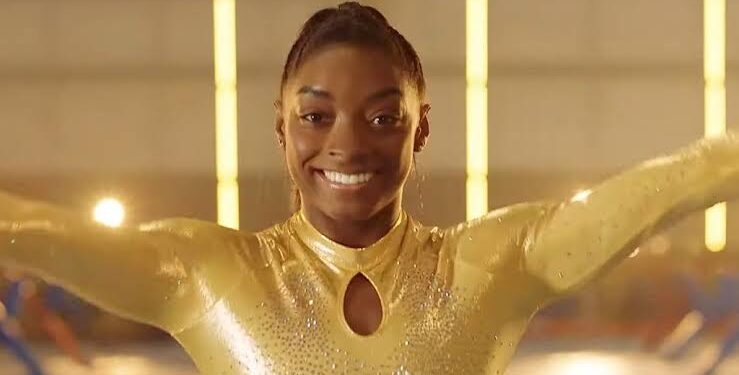 Update: Simone Biles’ Gold Over America Tour blends gymnastics and life lessons: “Have confidence”