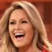 Pop sensation Helene Fischer has an accident while on stage, ending the performance…