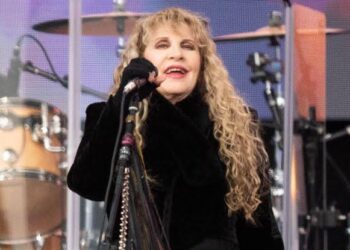 The ailment that caused Stevie Nicks to cancel Emo….