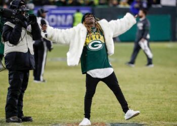 Lil Wayne Claims “Biggest Green Bay Packers Fan” Title Over Justin Timberlake