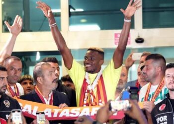 Victor Osimhen receives hero’s welcome from Galatasaray fans