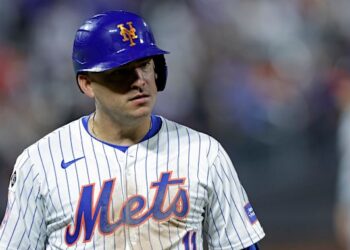 Unbelievable: the new york play there match with atlanta Braves and the defit..