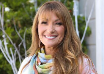 Veteran actress Jane Seymour has captivated social media with her latest….