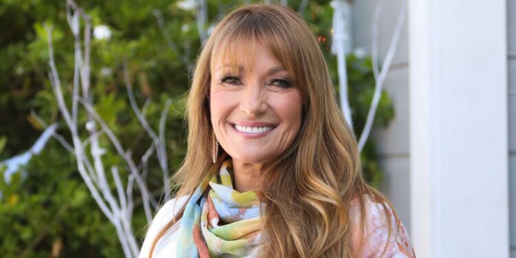 Veteran actress Jane Seymour has captivated social media with her latest….
