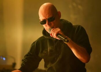 Sad News: Andrew Eldritch, the sister of Mercy Crew, passed away.