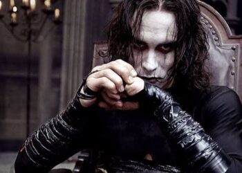 Brandon Lee’s The Crow Costume Brings in $25K at….