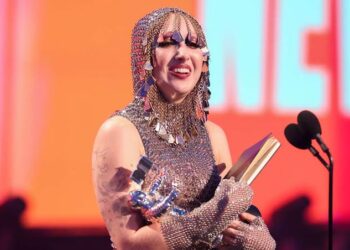 Fan frenzy: Chappell Roan deserves an apology from the internet. Details can be found at the following link 👇