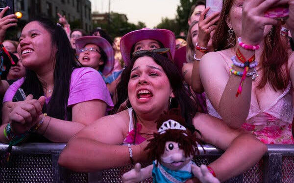 Chappell Roan Reserved a Show. After That, She Blew…