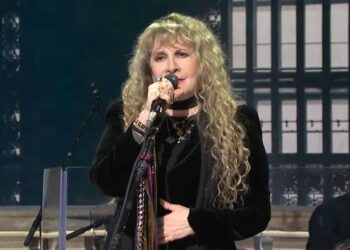 “Stevie Nicks Shocks Fans With Surprise Album Drop:Get Ready For a Rockabilly Revolution!