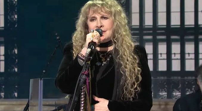 “Stevie Nicks Shocks Fans With Surprise Album Drop:Get Ready For a Rockabilly Revolution!
