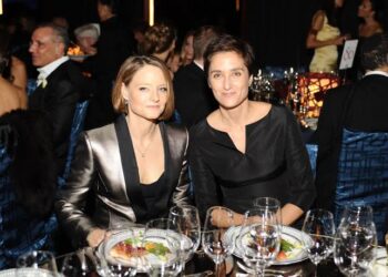 Actress and producer Jodie Foster married her photographer girlfriend, Alexandra Hedison, over the weekend People confirms…..