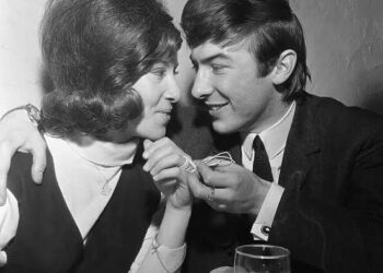 Helen Shapiro, a singer, has announced her engagement to….