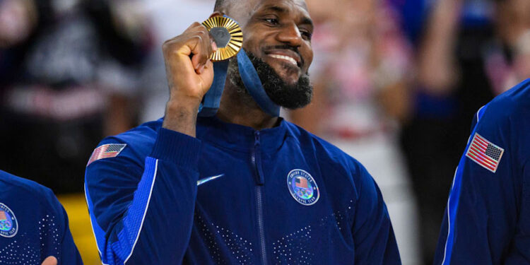 Isiah Thomas Calls LeBron James ‘Best’ NBA Player Ever amid Michael Jordan Feud