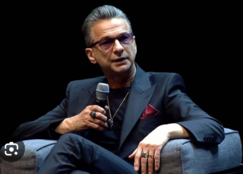 “Dave Gahan Announces Retirement Date, Citing Recent Challenges and Personal Struggles”-…