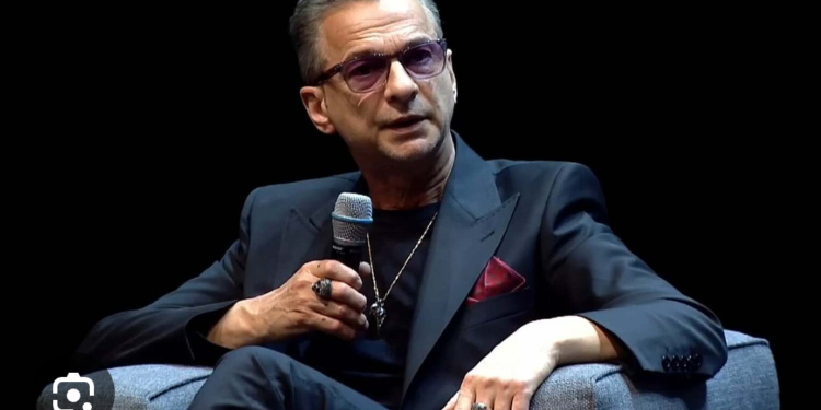 “Dave Gahan Announces Retirement Date, Citing Recent Challenges and Personal Struggles”-…