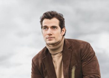 Congratulations to Henry Cavill as He wins the Most Dressed Hollowen Actor Of the Year…..