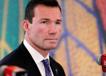 Urgent:Blackhawks headcoach Luke Richardson Rushed to the hospital in a critical condition