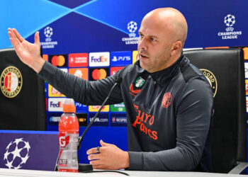 Dringend: Feyenoord-hoofdcoach Arne Slot wijst bod van $ 2,3 miljoen af ​​vanwege…