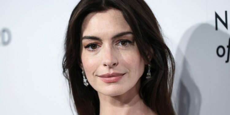 Urgent:Anne Hathaway Rushed to the hospital in a critical condition