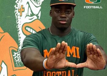 Breaking:Top-200 EDGE Herbert Scroggins signs with Miami Hurricanes: ‘I’ve got a bright future ahead, and I want….