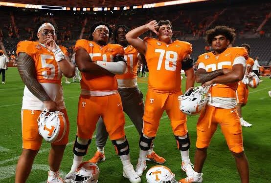 Breaking:Defensive lineman Darrion Smith commits to Tennessee football over Ohio….