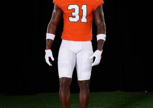 Breaking:Four-star linebacker Wesley Bissainthe commits to Miami Hurricanes