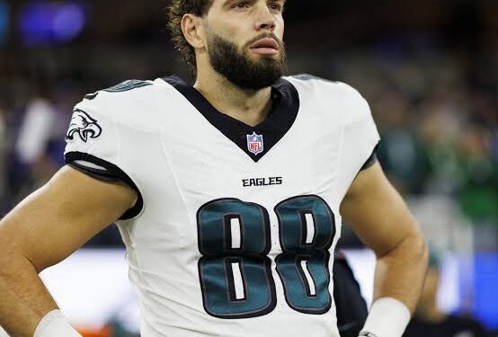 “Just In:Philadelphia Eagles sign TE Dallas Goedert to a four-year contract extension through 2025!!