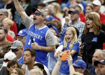 Fans Furious! Mark Pope’s Controversial Opinion Sparks Heated Debate