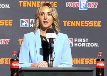 SHOCK!!:Kim Caldwell after Lady Vols upset UConn: Her dad, Pat Summitt ‘having a cold one’ to….
