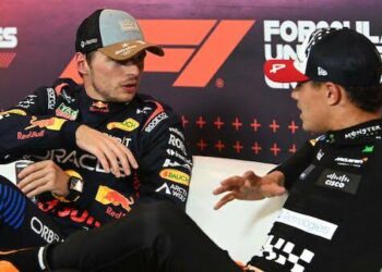 F1 Sensation: Sainz and Albon Debut Williams FW47 Amidst Norris’s Bold Challenge to Verstappen