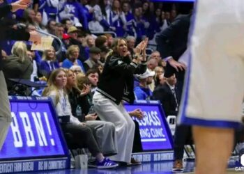 “Fans Are Turning on Coach Mark—Is His Time at Kentucky Coming to an End?”