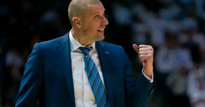 Mark Pope addresses fans after Senior Night win; looks ahead to next season’s…