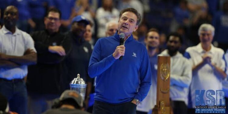 Rick Pitino made a “SHOCKING” prediction about KENTUCKY VS DUKE👇??