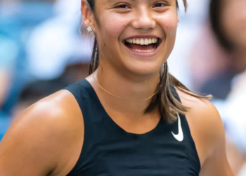 Emma Raducanu has withdrawn from Auckland due to a back injury.