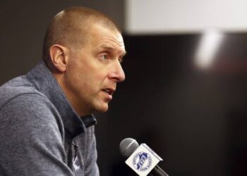 Mark Pope Tears Flow: As Kentucky Key Player Announces Departure “Mark Pope Struggles with Loss…