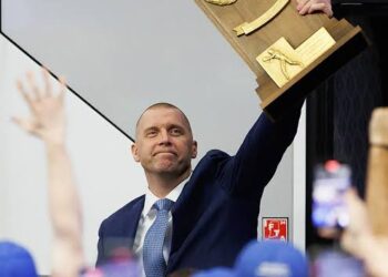 Official Announcement:Mark Pope has been Recognized, as the Best  All-Time  Coach In Kentucky Football History, receiving a prestigious award….