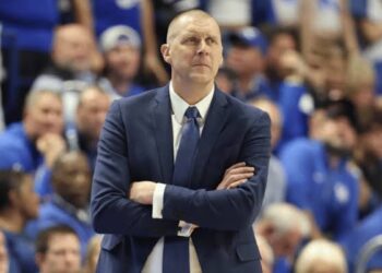 “SHOCKING TRUTH:Mark Pope admits he felt restricted with Kentucky roster Against….”