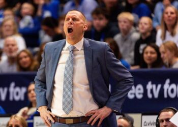 Fans Stunned as Kentucky Star Announces Return for Senior Season