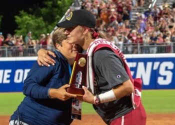 Forever in Our Hearts:Kinzie Hansen, a Sophomore Point guard for the Oklahoma sooners Softball, has been recognized as the 2025 defensive player-of-the-year, Underscoring her Exceptional  talent and leadership….