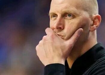 “Mark Pope? Inside Sources Hint at Explosive Coaching Shakeup!”