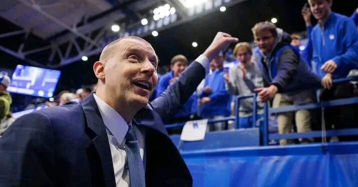 “Mark Pope Responds to Critics Who Say He’s Running Basketball