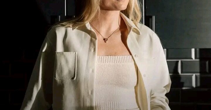 “The Truth Behind Lindsey Vonn’s ‘Perfect’ Social Media Image”