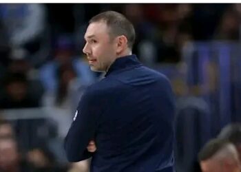 “Nuggets Coach Under Fire — Players Reportedly ‘Tuning Him Out’ After