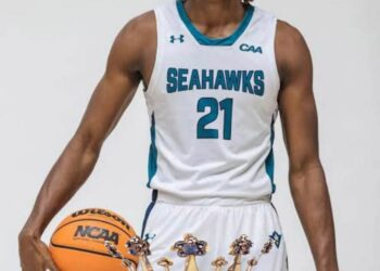 A 6-foot-9, 210-pound forward from North Carolina-Wilmington has declared that he will complete his college basketball career at Duke…..