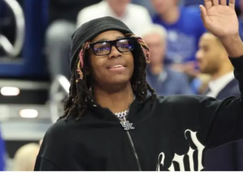 Jasper Johnson introduced to Rupp Arena crowd for first time as official Kentucky Wildcat….
