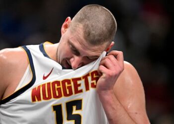 Fans Throws Beer Can At Denver Nuggets Basketball Player After Team Narrowly…